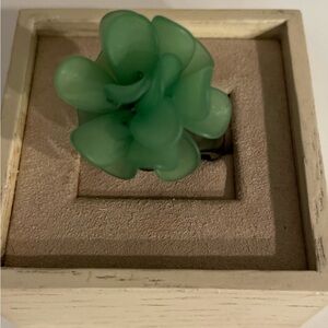 Green Resin Floral Ring - Size 8 1/2 NIB